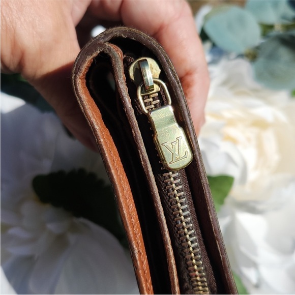 AUTHENTIC Louis Vuitton Monogram Bifold Zippy Wallet - Picture 5 of 16